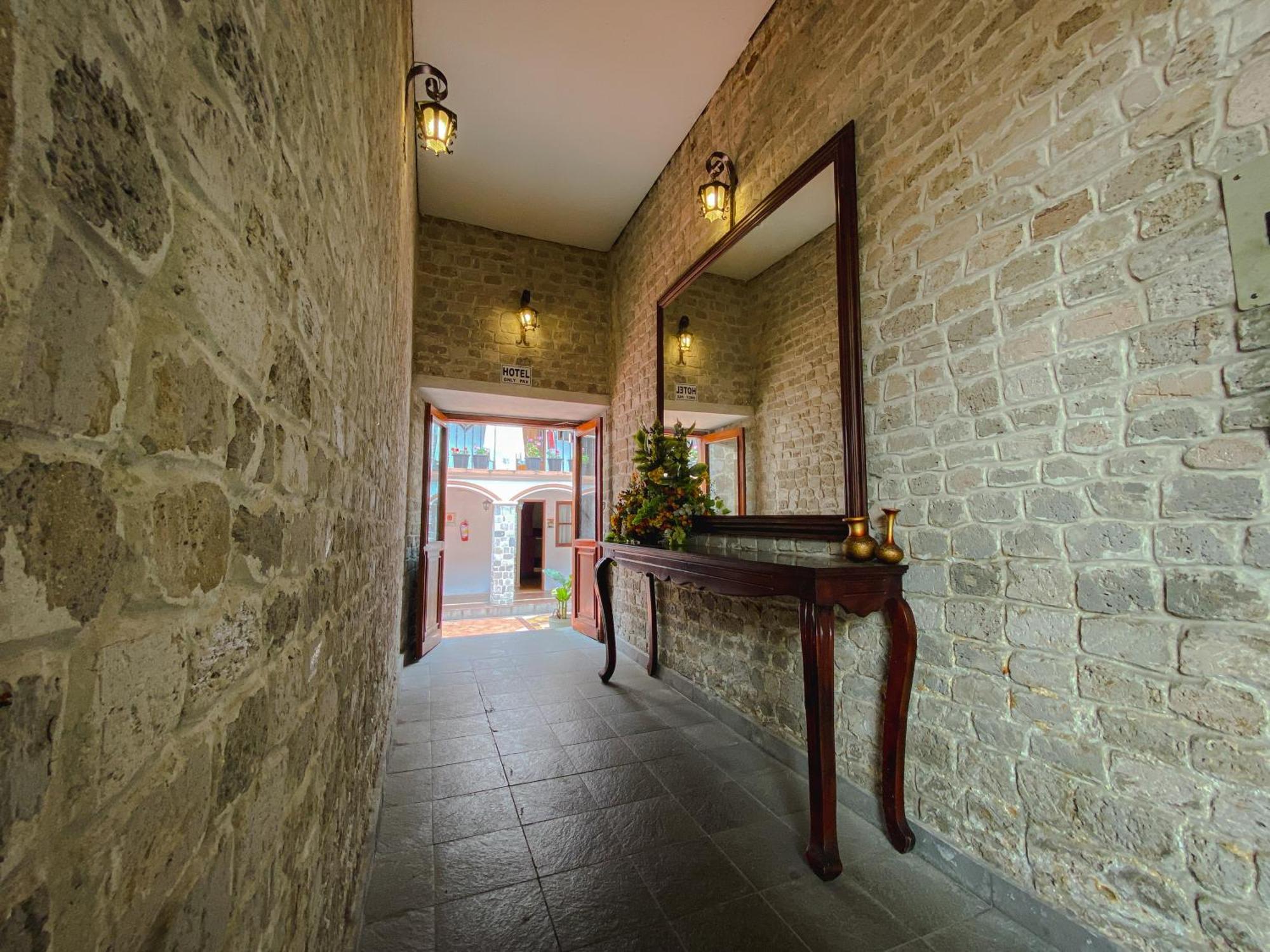 Golden Rest Latacunga Hotel Kültér fotó
