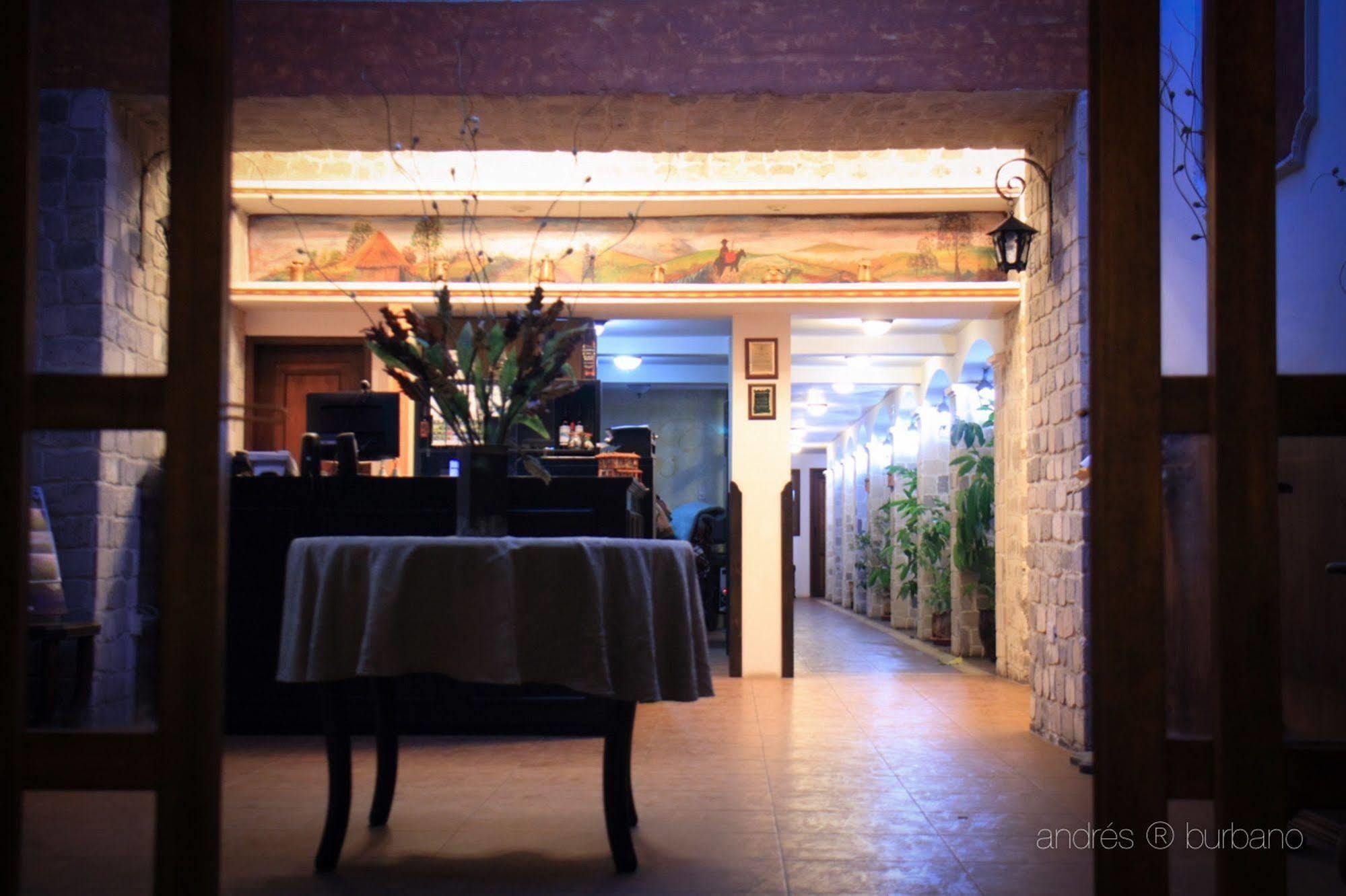 Golden Rest Latacunga Hotel Kültér fotó
